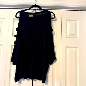 Black Edgely 2x long sleeve shirt with cut out sleeves
